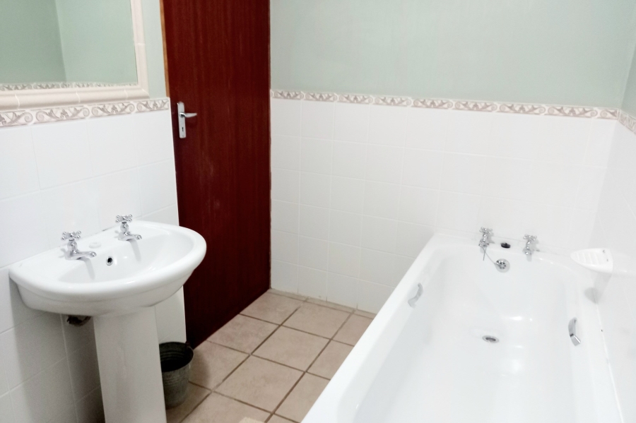 6 Bedroom Property for Sale in Jacobsbaai Western Cape